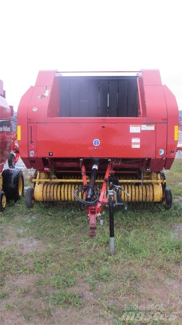 New Holland BR780 Lis na válcové balíky
