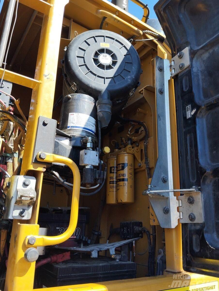 CAT 340F Pásová rýpadla