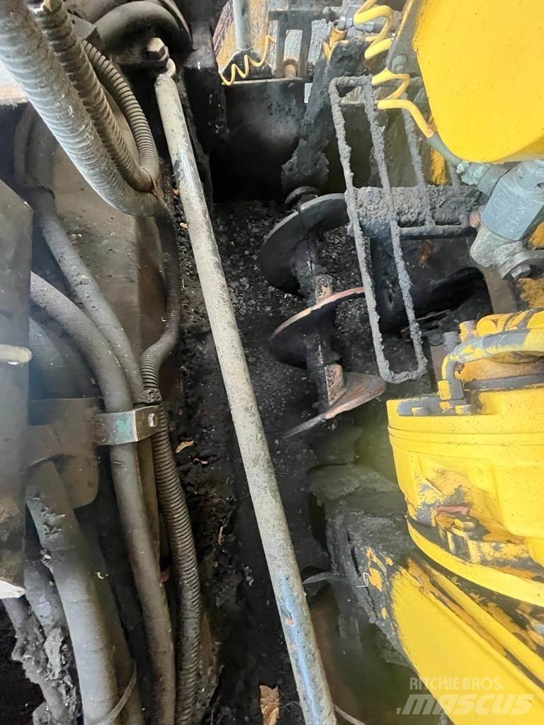 CAT AP600 Paver Finišery