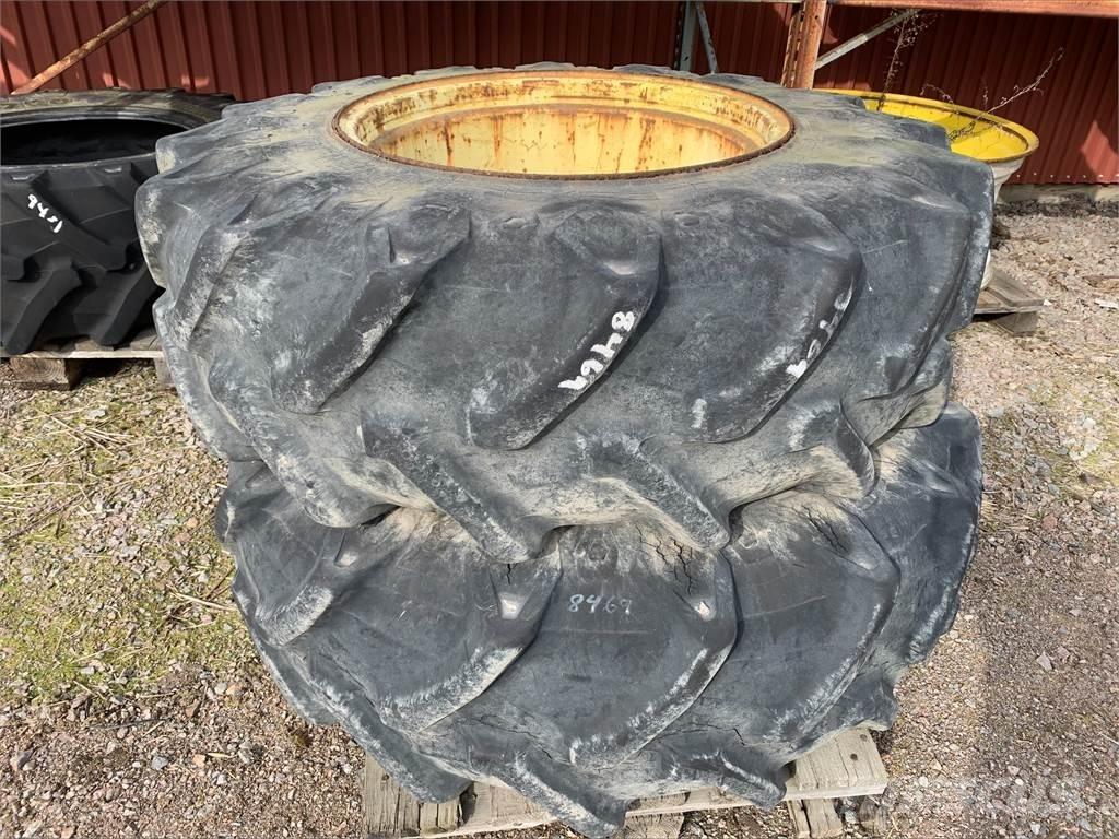  16.9X26 Pneumatiky, kola a ráfky