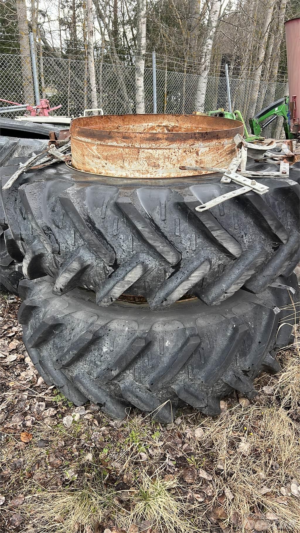  20.8R 38 Pneumatiky, kola a ráfky