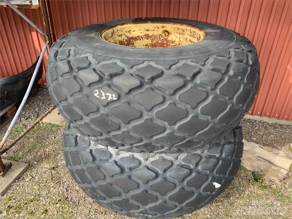  23.1x26 Gräsdäck Pneumatiky, kola a ráfky
