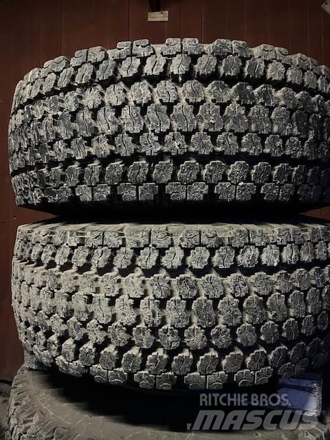  26.5X25 SNÖHJUL Pneumatiky, kola a ráfky