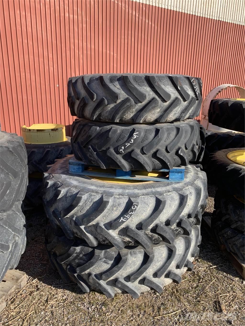  520/85x42, 420/85x30 Pneumatiky, kola a ráfky