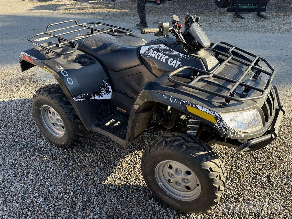 Arctic Cat 700H1 SERVO Terénní vozidla
