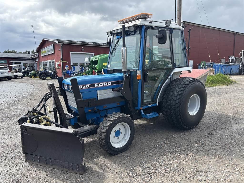 Ford 1920 4WD Traktory