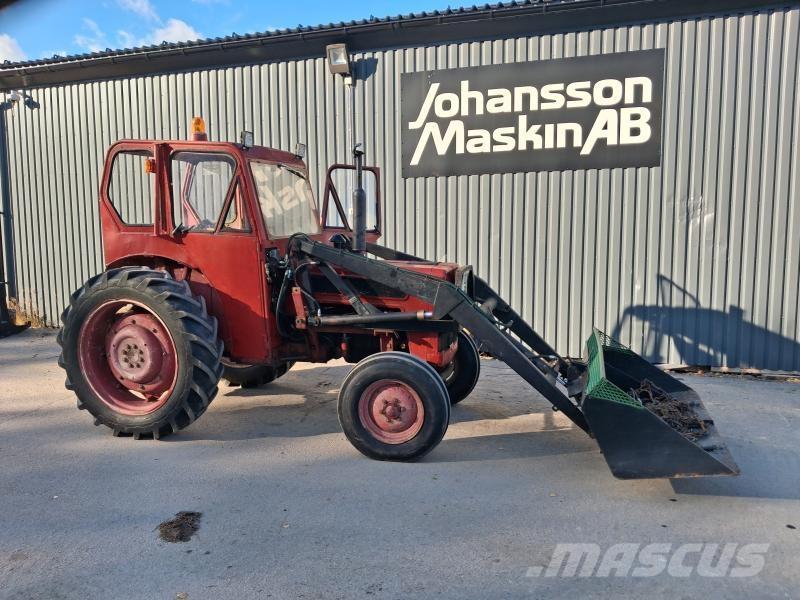 International 414 Traktory