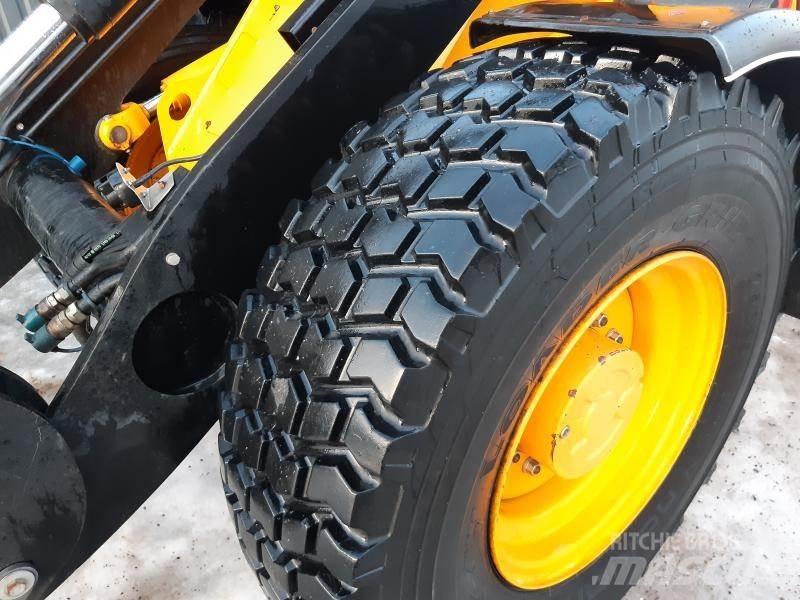 JCB 411 HT STORA BM Kolové nakladače