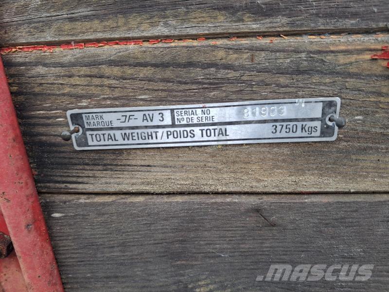 JF AV 3 GÖDSELVAGN Přívěsy pro různé účely