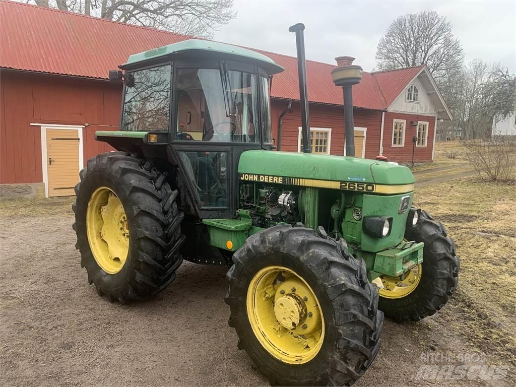 John Deere 2650 Traktory