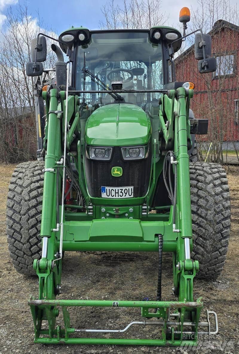 John Deere 5090R Traktory