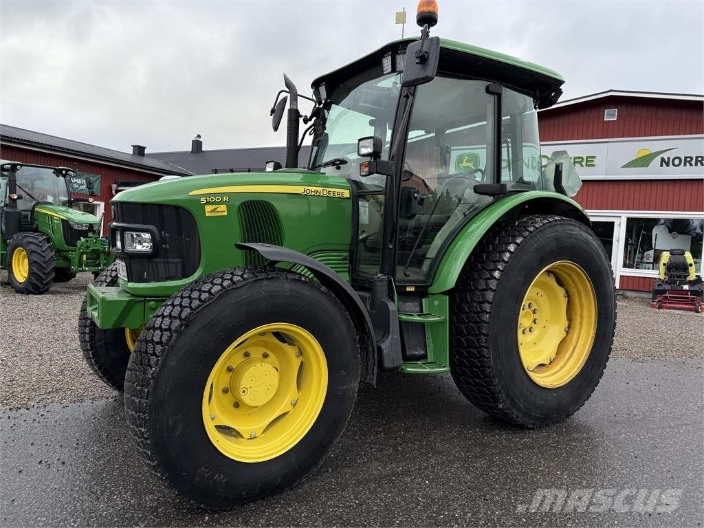 John Deere 5100R Traktory