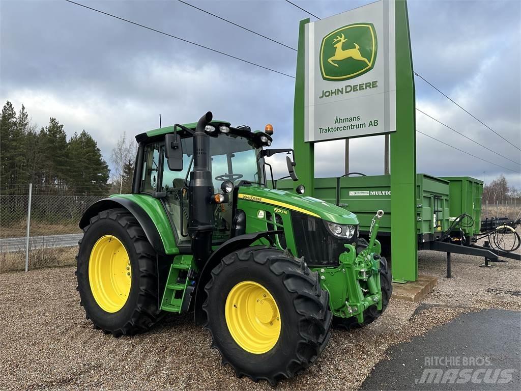 John Deere 6120M Traktory