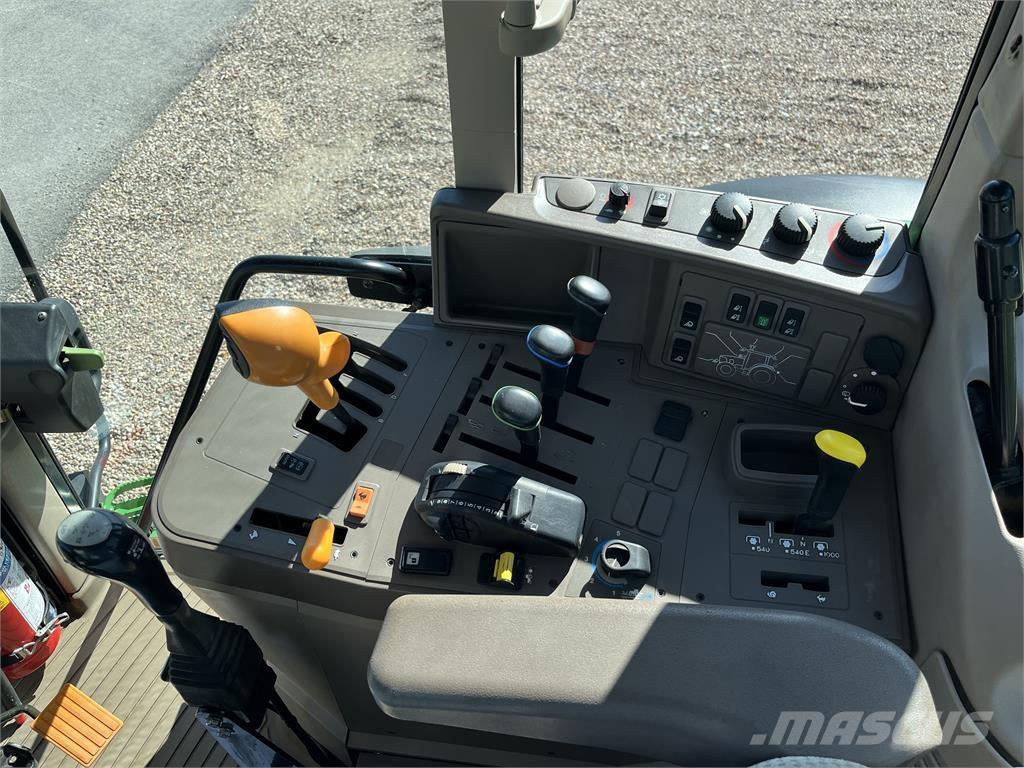 John Deere 6125M Traktory