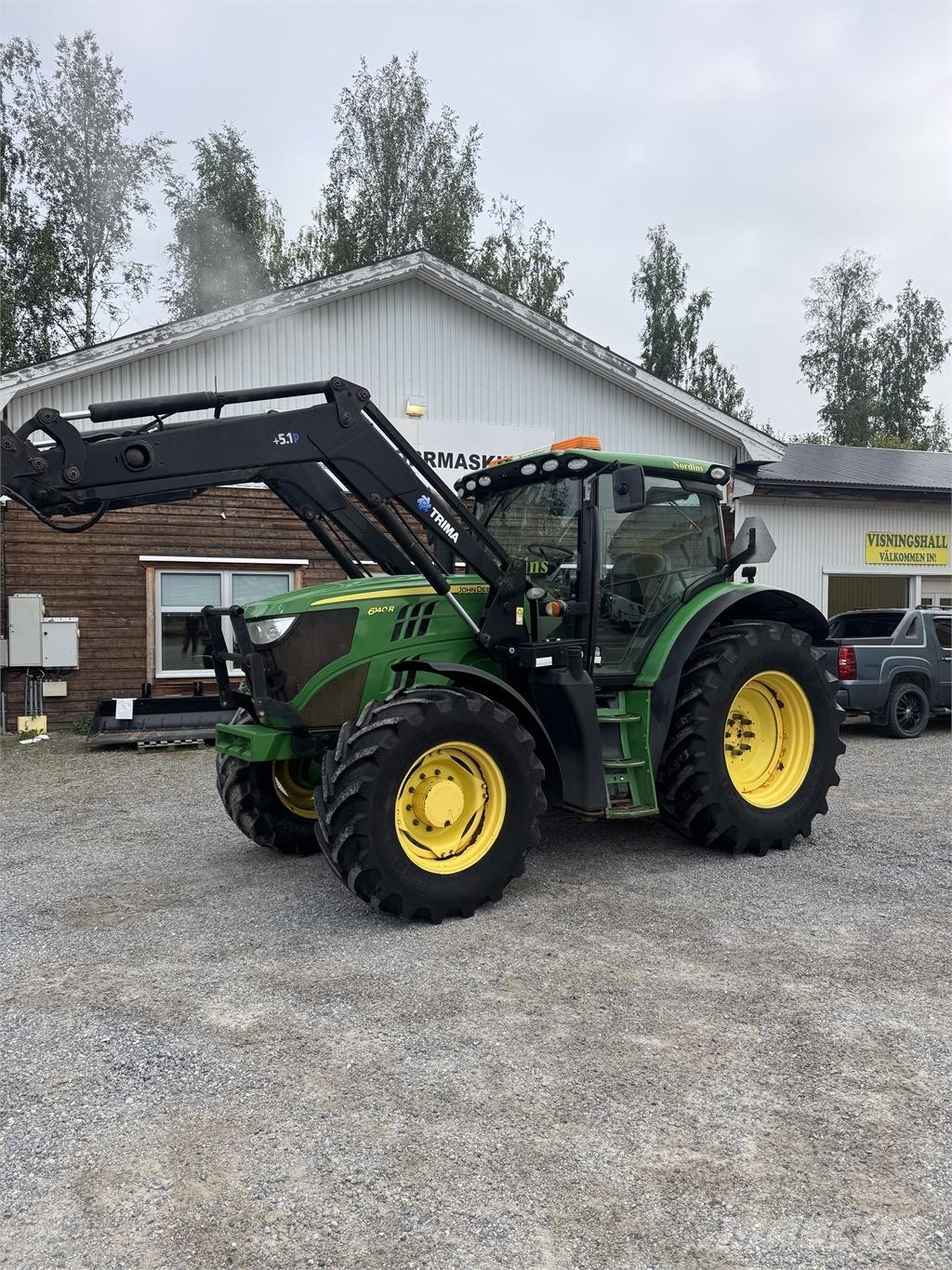 John Deere 6140R Traktory