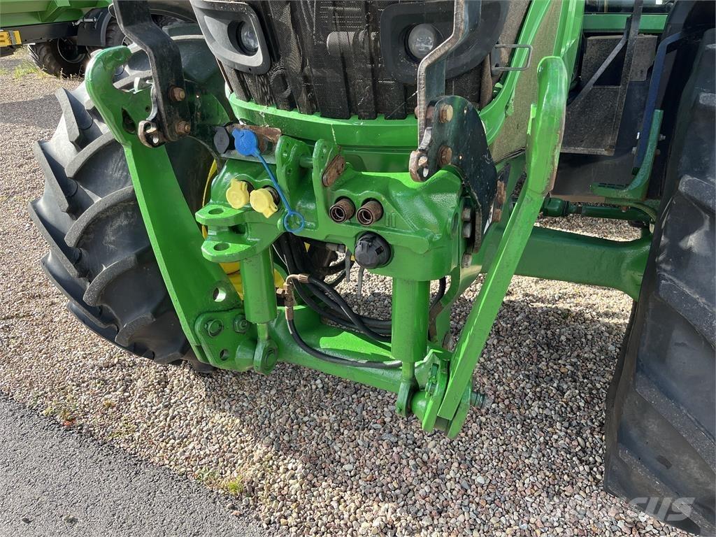 John Deere 6150M Traktory
