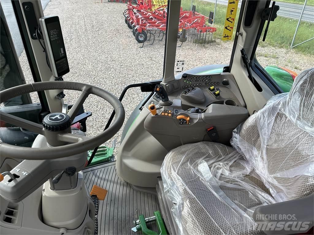 John Deere 6195M Traktory