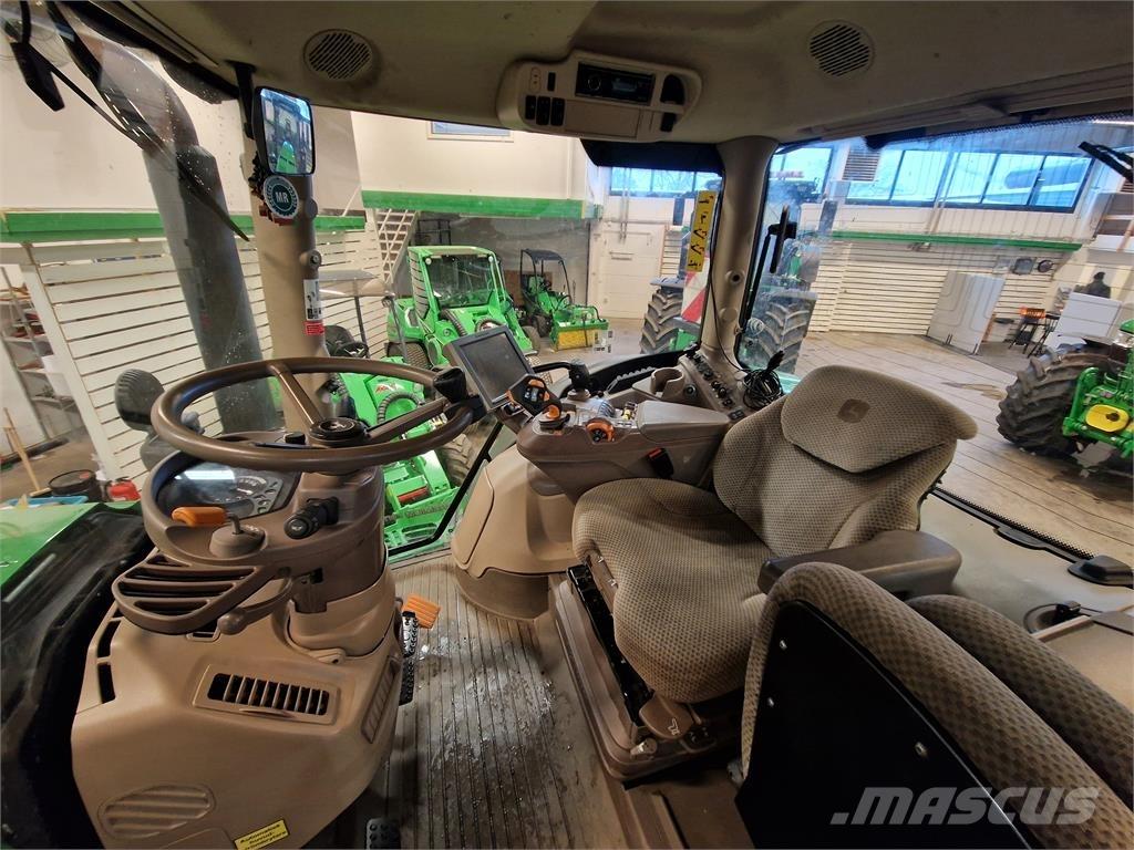 John Deere 6215R Traktory