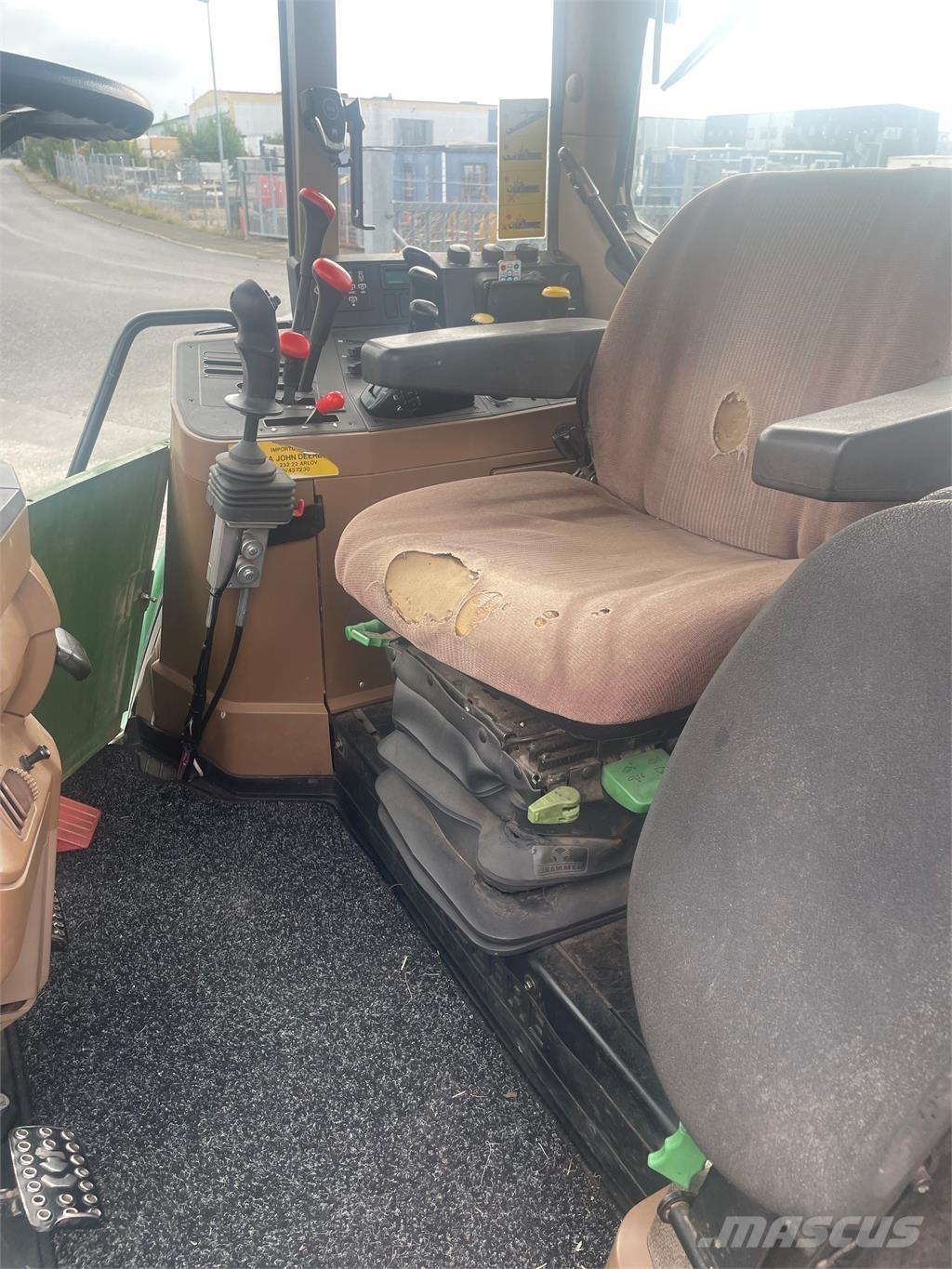 John Deere 6900 TRAKTOR Traktory