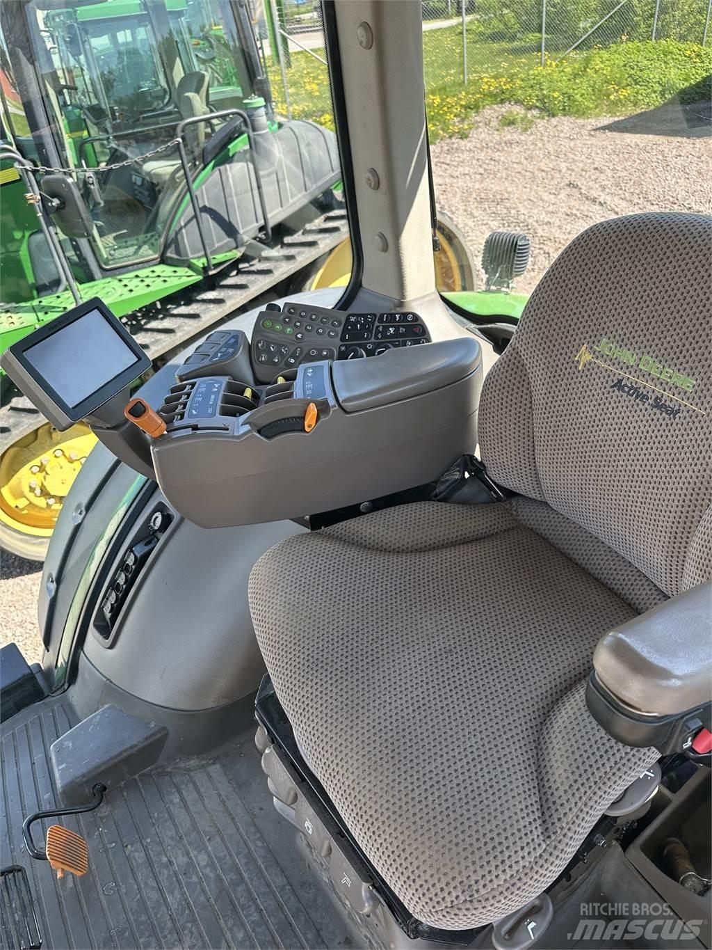 John Deere 7230R Traktory