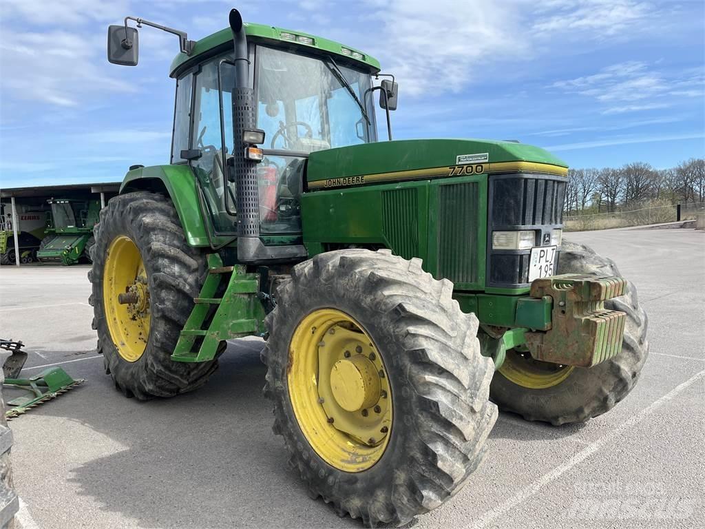 John Deere 7700 Traktory