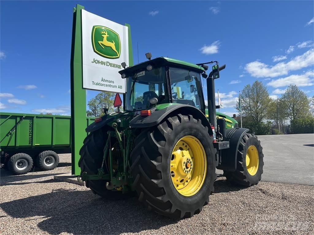John Deere 7930 Traktory