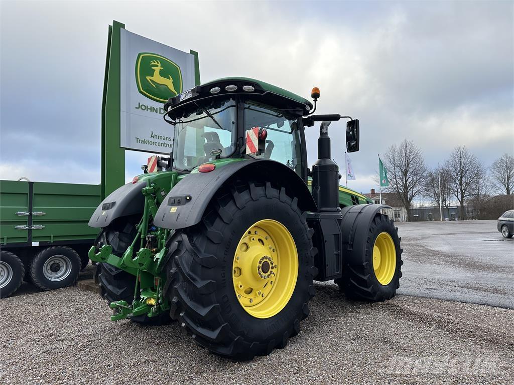 John Deere 8370R Traktory