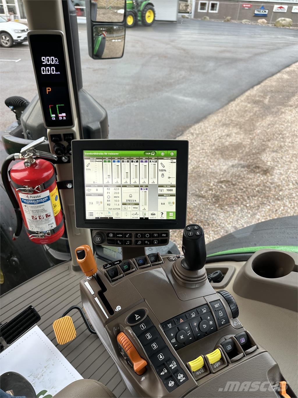 John Deere 8370R Traktory