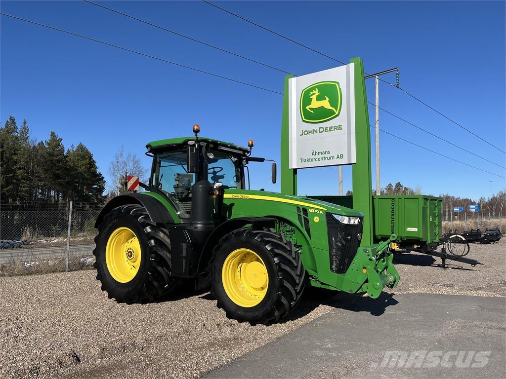 John Deere 8370R Traktory