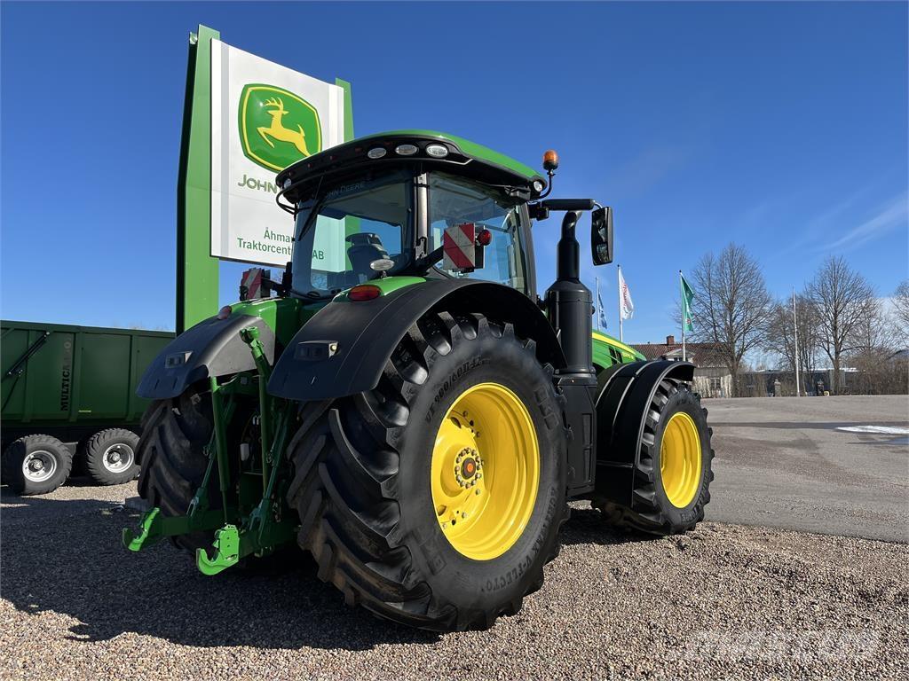John Deere 8370R Traktory