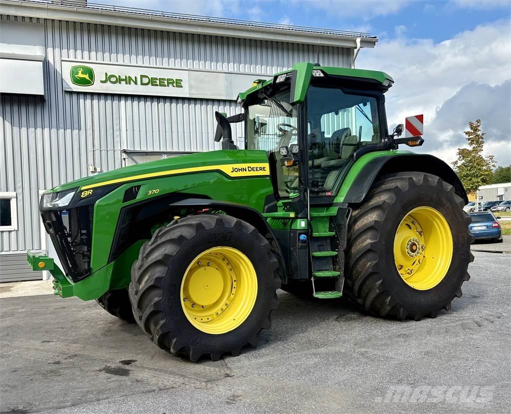 John Deere 8R 370 Traktory