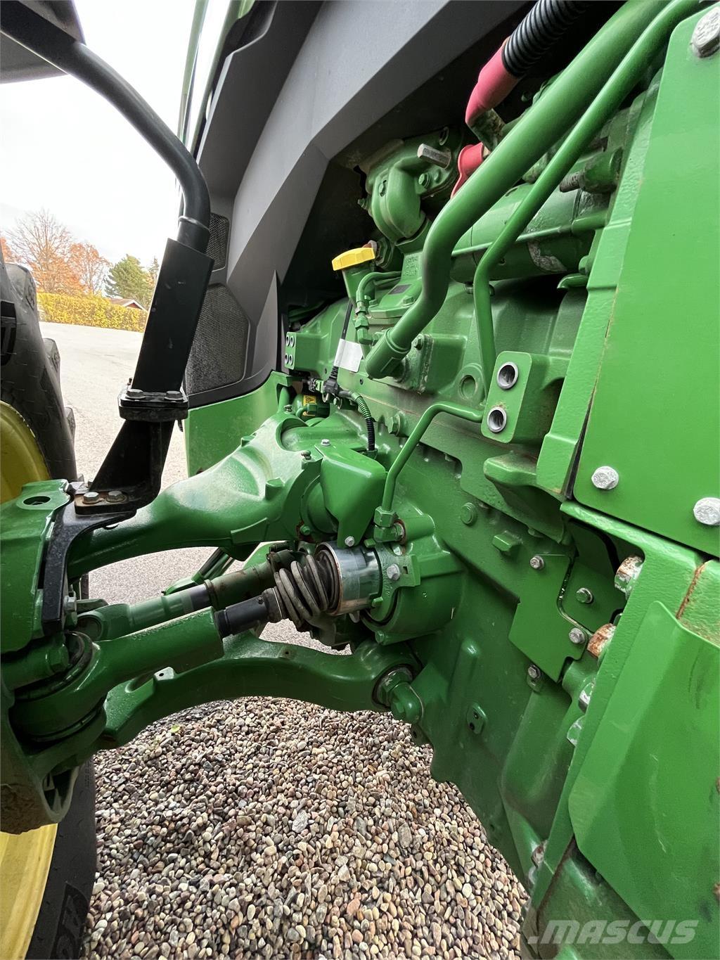 John Deere 8R 370 Traktory
