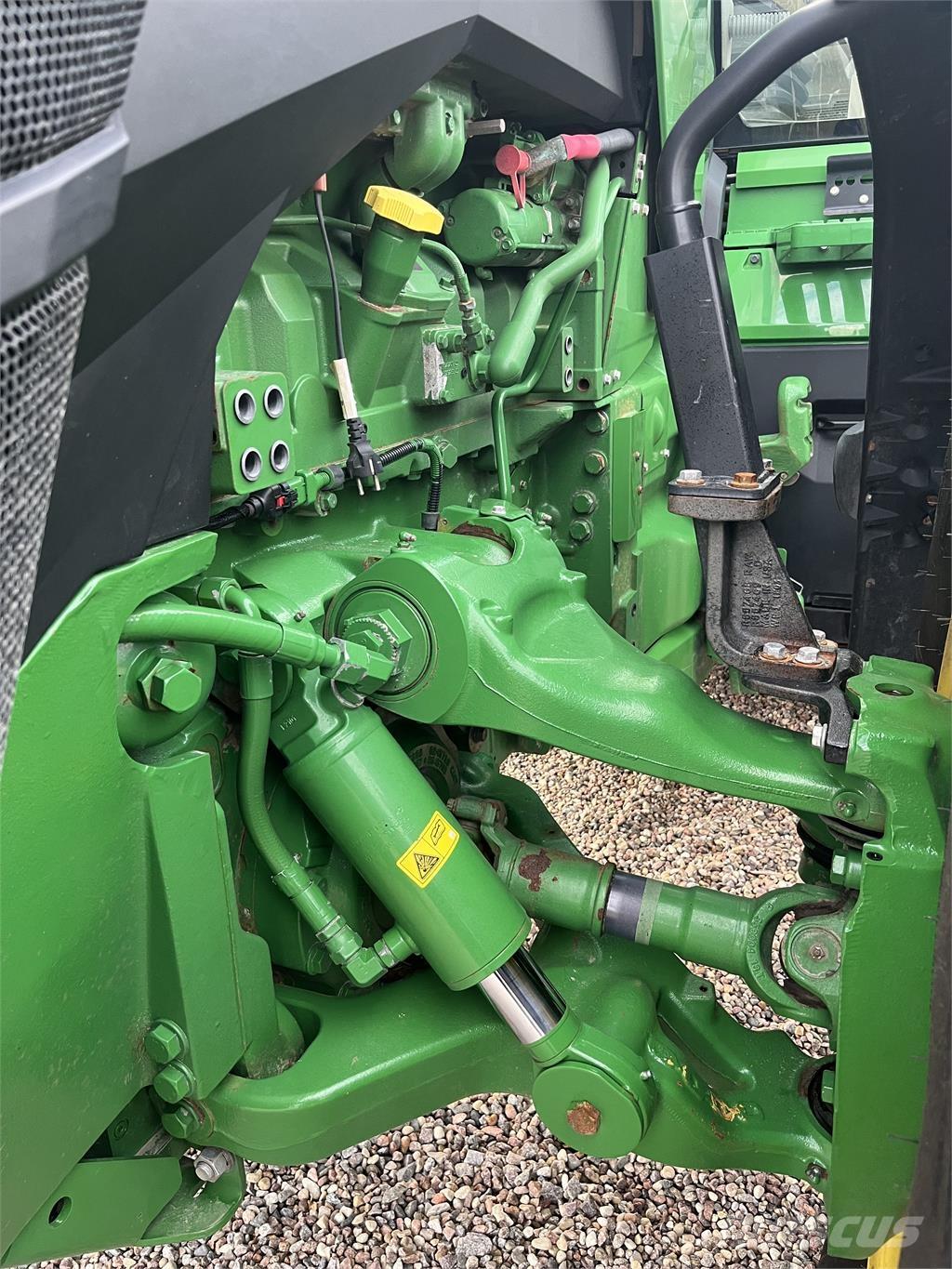 John Deere 8R 370 Traktory