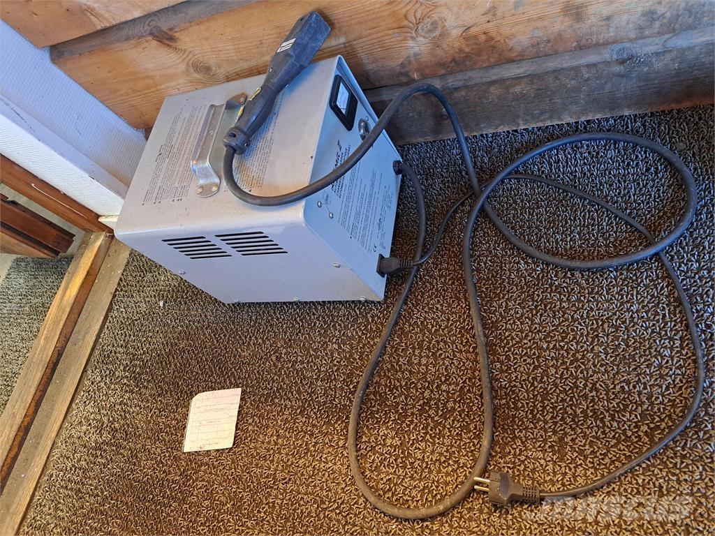 John Deere TE Gator Samojízdné sekačky