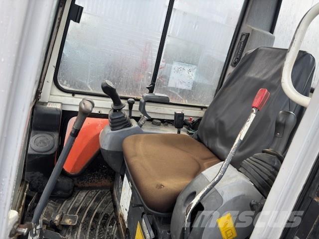 Kubota U35-3 a Pásová rýpadla