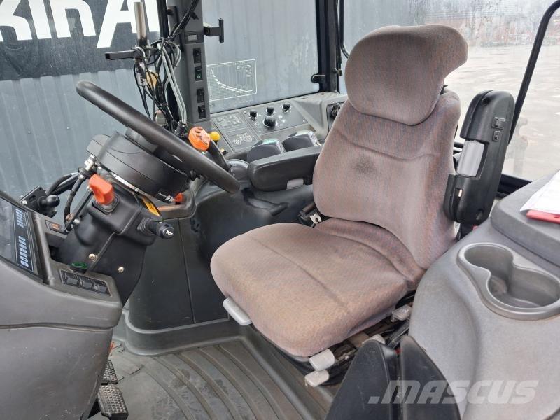 New Holland TM 190 Traktory