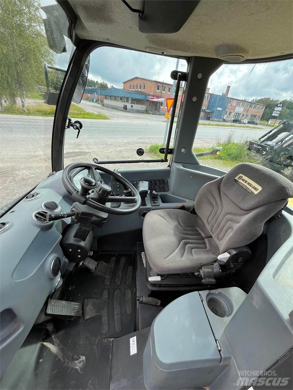 New Holland W70C Kolové nakladače