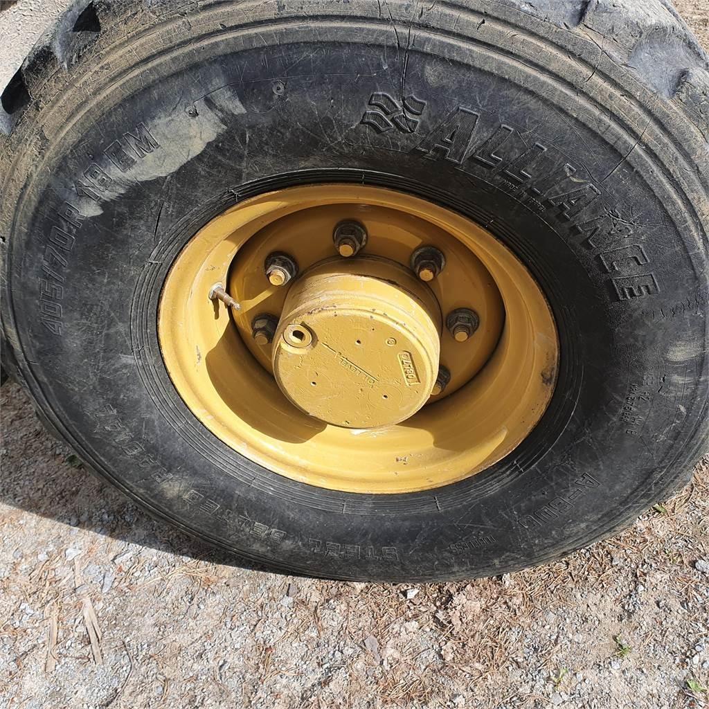  RESERVHJUL 405/70-18 Pneumatiky, kola a ráfky