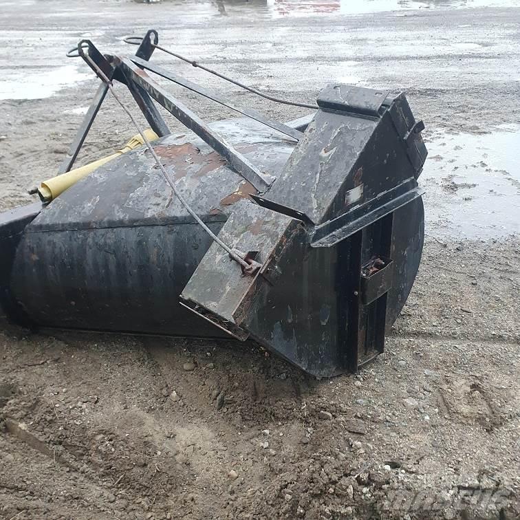  V-SLUNGA 2M Další silniční a sněhové stroje