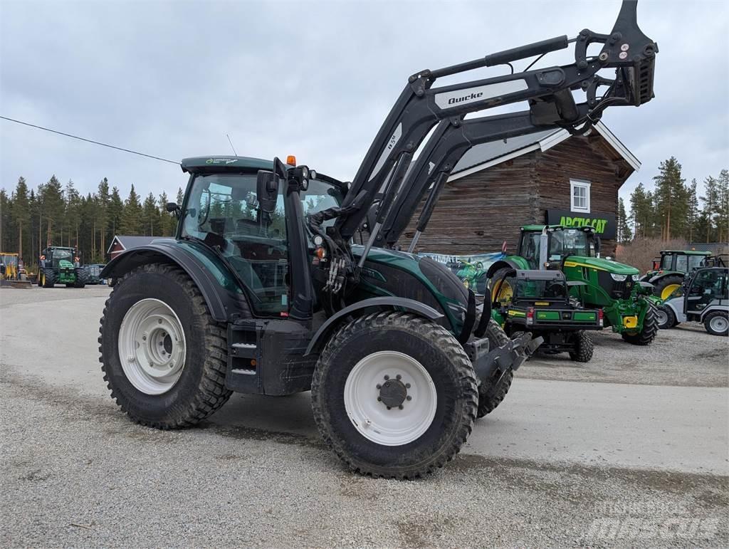 Valtra N154E Twintrac Traktory