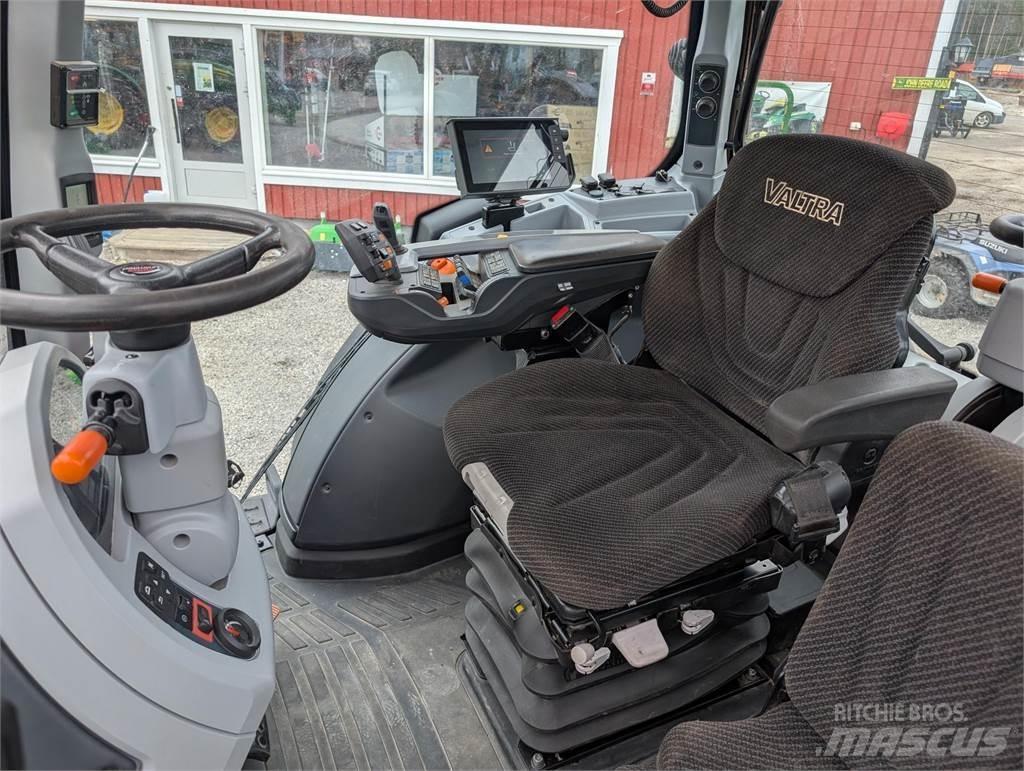 Valtra N154E Twintrac Traktory
