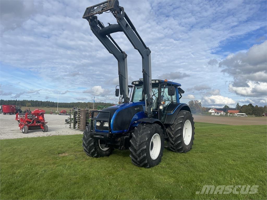 Valtra T151 E Traktory