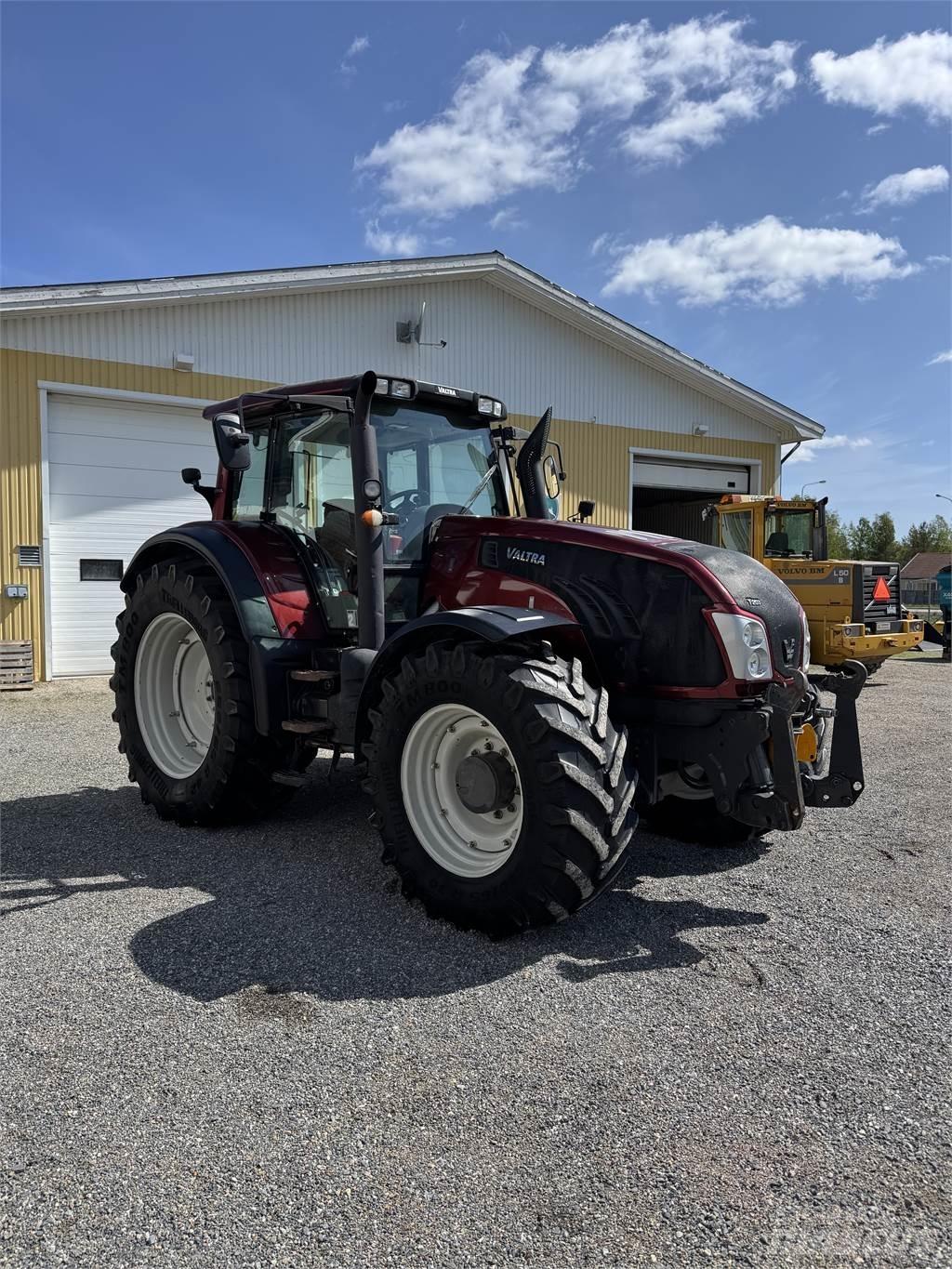 Valtra T203 Direct Traktory