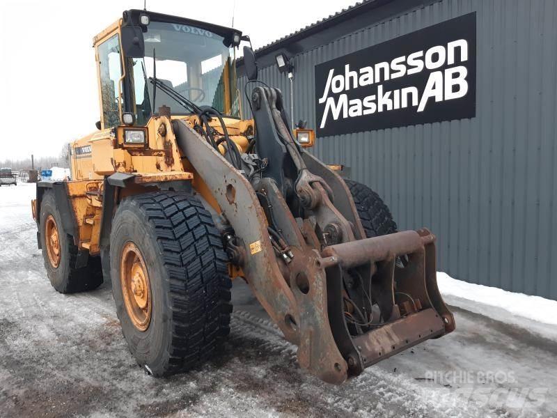 Volvo L90C Kolové nakladače