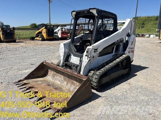 Bobcat T590 Smykem řízené nakladače