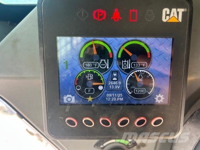 CAT 226D Pneumatiky, kola a ráfky