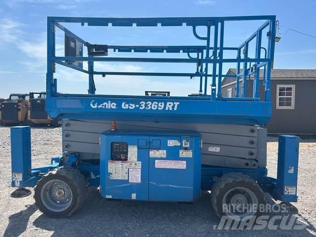 Genie GS3369 RT Nůžková zvedací plošina