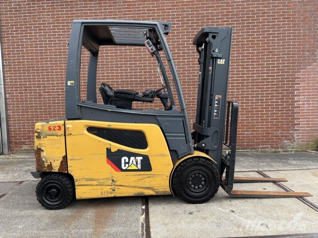 CAT 2EP5000 Akumulátorové vozíky