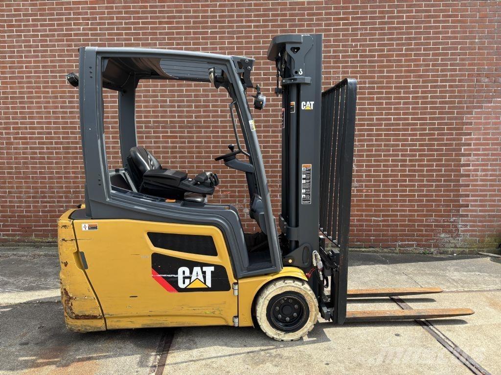 CAT 2ET4000 Akumulátorové vozíky