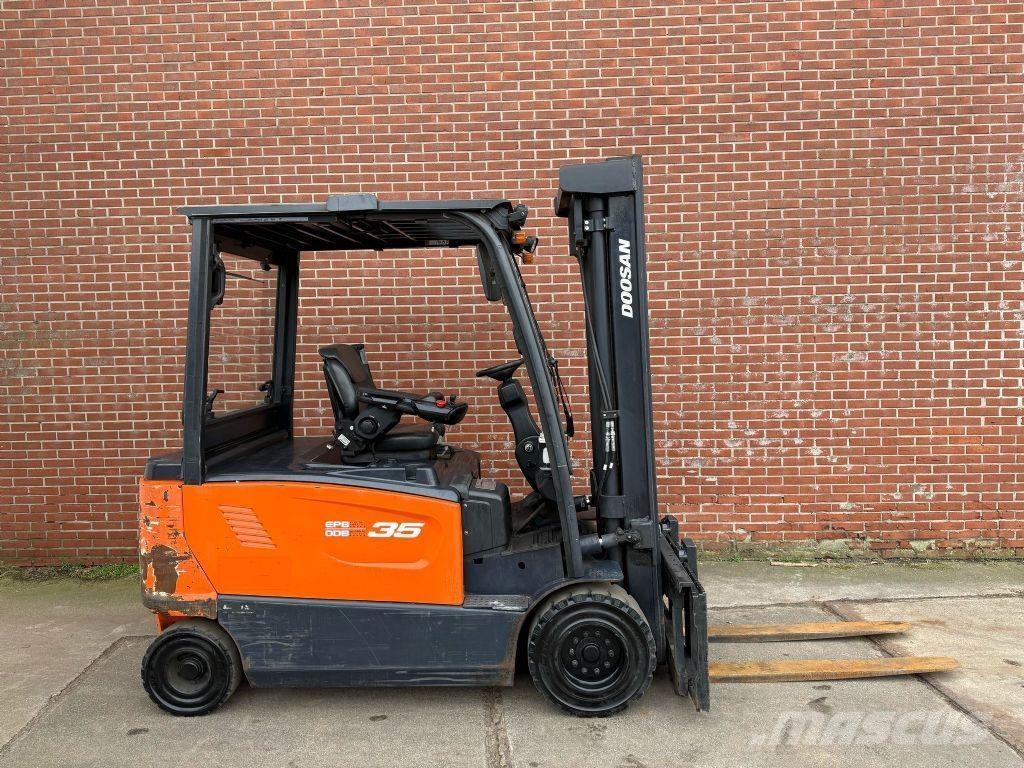 Doosan B35X-7 Akumulátorové vozíky